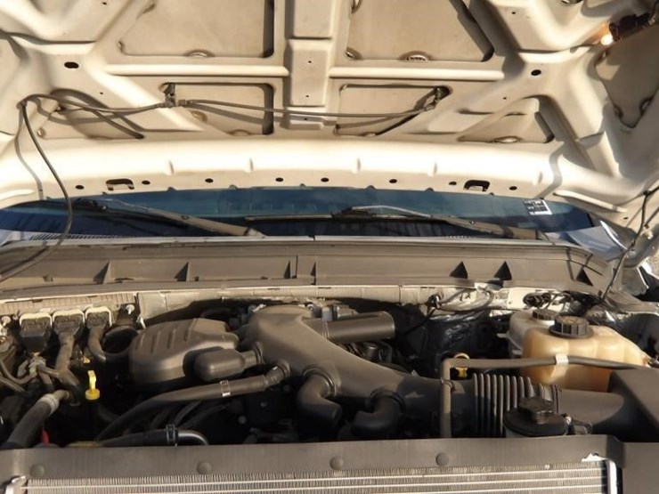 2011-ford-f550-image-9