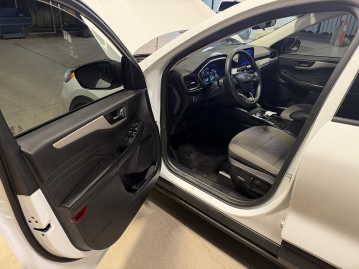 2022-ford-escape-image-24