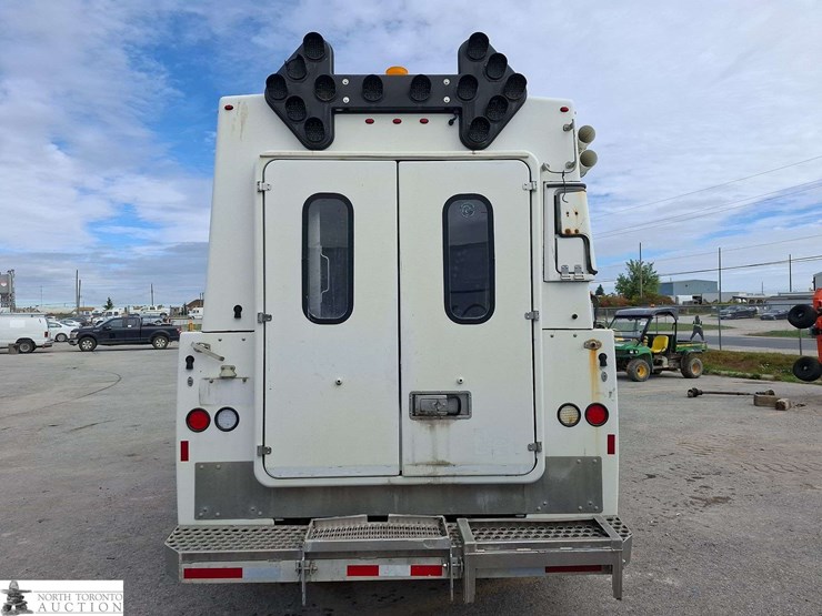2011-ford-f350-image-5