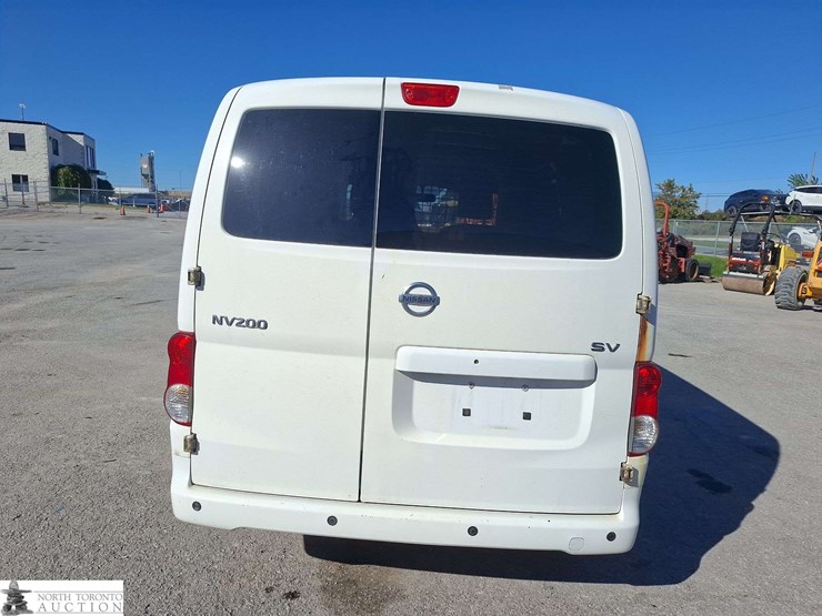 2017-nissan-nv200-image-6