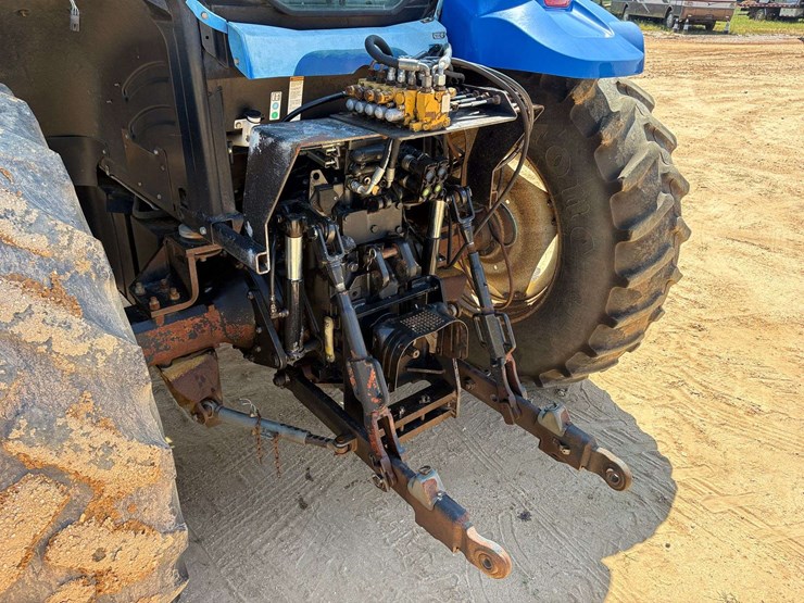 2004-new-holland-ts100a-image-18