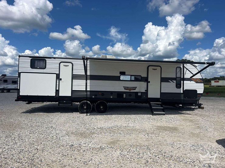 2022-forest-river-wildwood-t/a-travel-trailer-image-3