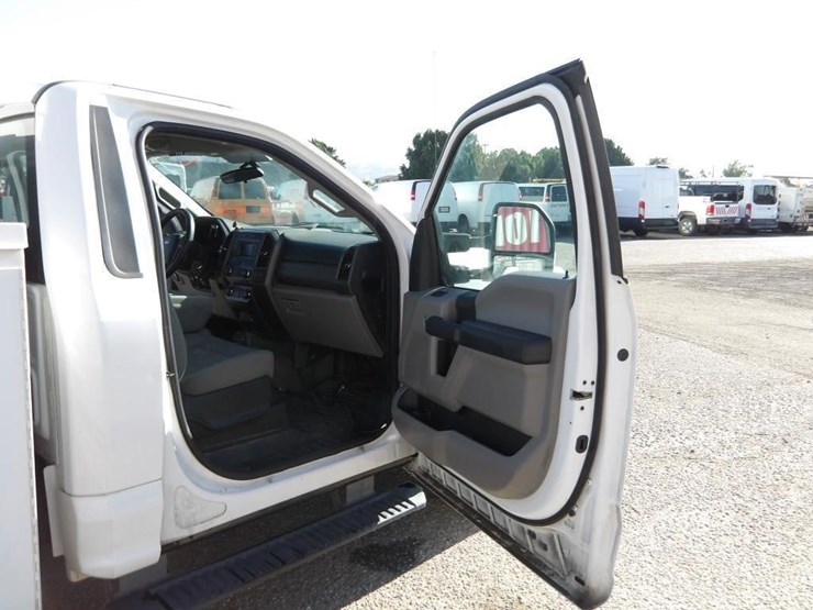 2019-ford-f250-xl-image-13