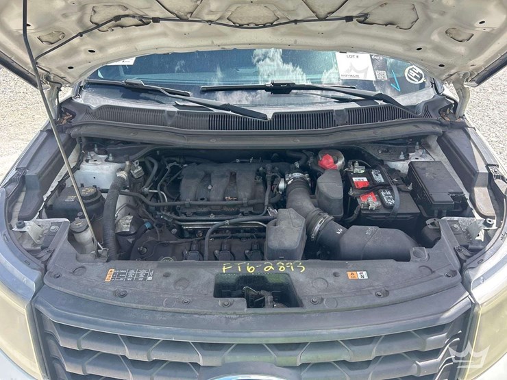 2016-ford-explorer-image-7