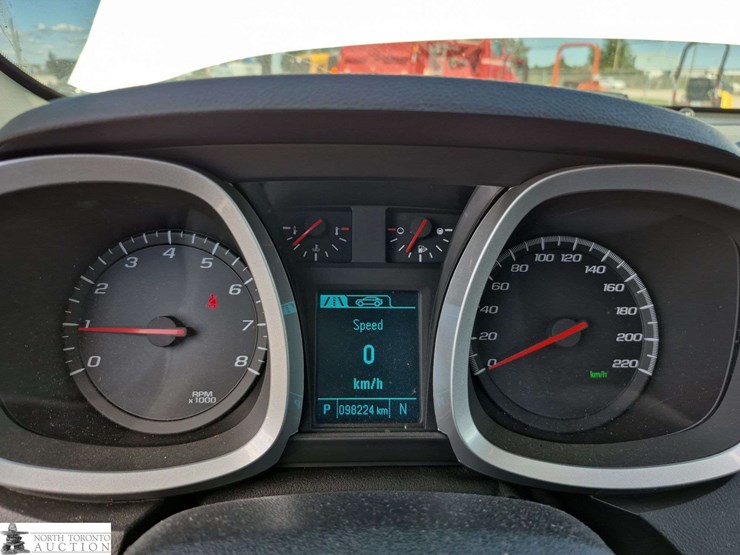 2017-chevrolet-equinox-image-11