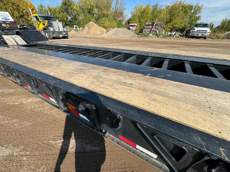 2022-globe-lowboy-image-23
