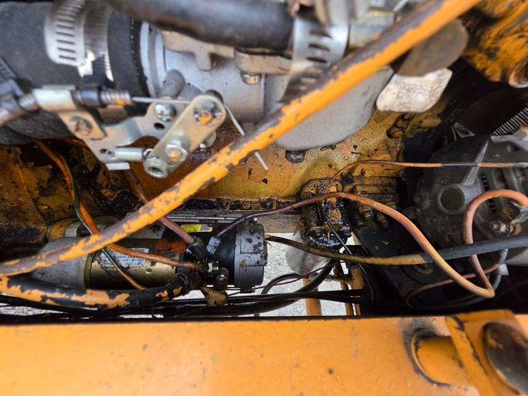#25323-•-allis-chalmers-708c-fork-lift-image-31