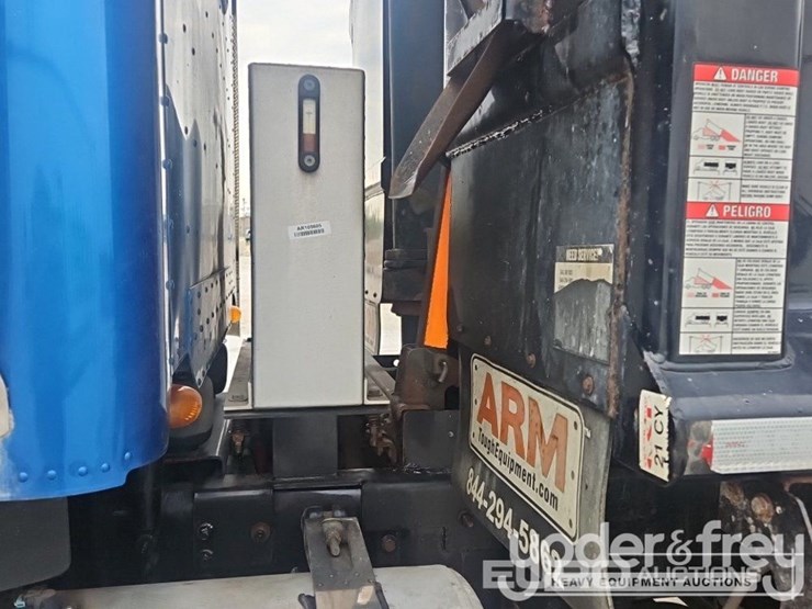 2019-freightliner-122sd-image-40