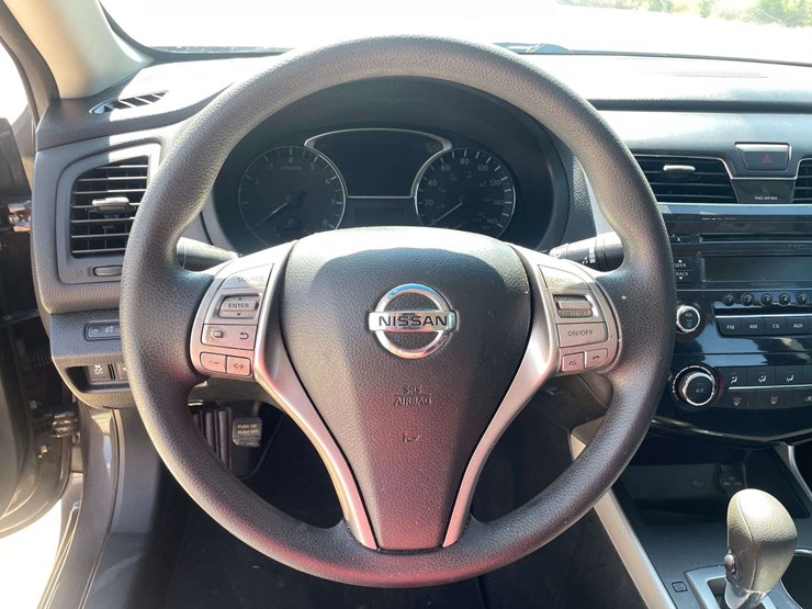 2015-nissan-altima-s-4-door-sedan-(149,037-miles)-image-12