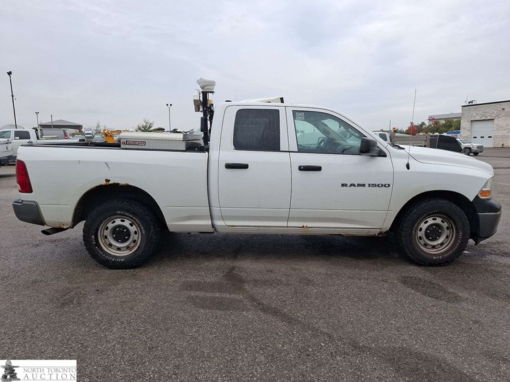 2011-dodge-1500-image-4