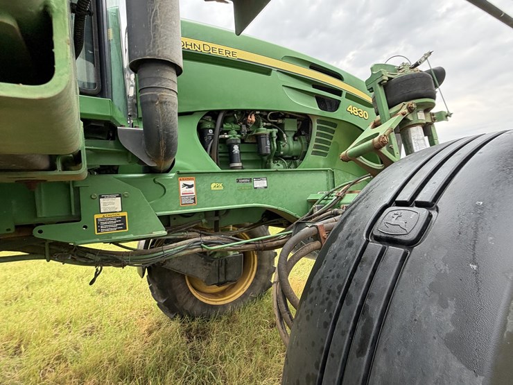 2010-john-deere-4830-image-16