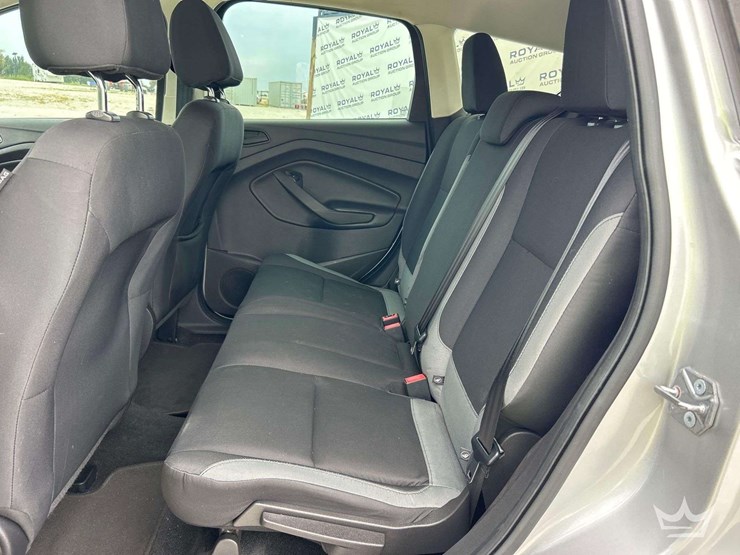 2015-ford-escape-image-22