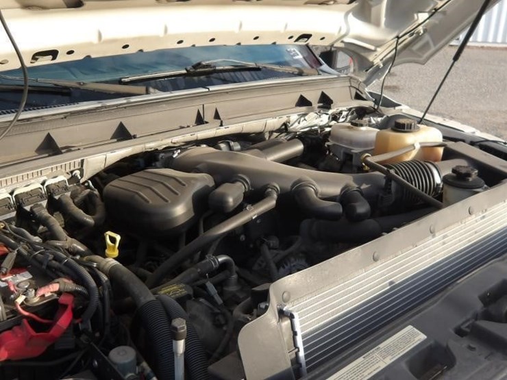 2011-ford-f550-image-8