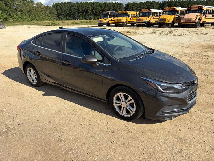 2017-chevrolet-cruz-4-door-sedan-(140,649-miles)-image-4