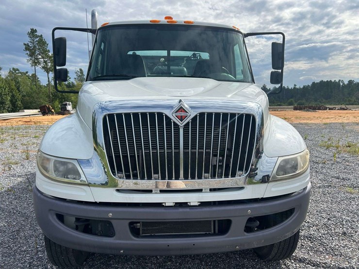 2019-international-durastar-4300-image-7
