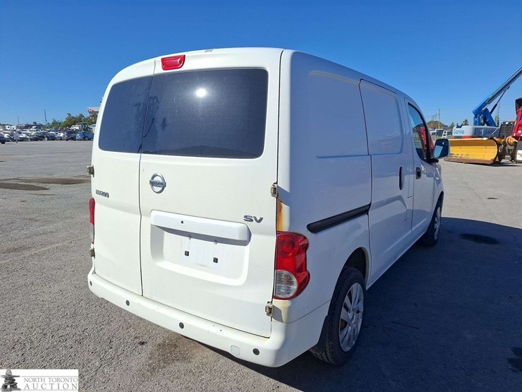 2017-nissan-nv200-image-5