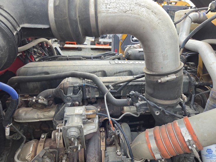 #1408-•-2014-peterbilt-388-sleeper-cab-truck-tractor-image-52