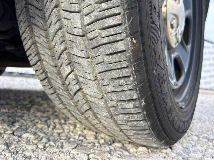 2016-ford-explorer-image-29