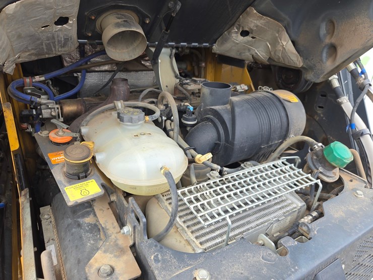 2020-deere-331g-image-28