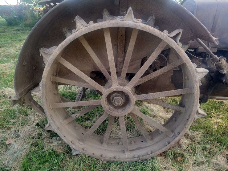 wallis-tractor-image-12