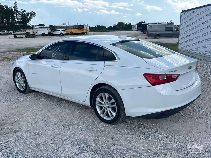 2018-chevrolet-malibu-sedan-image-4