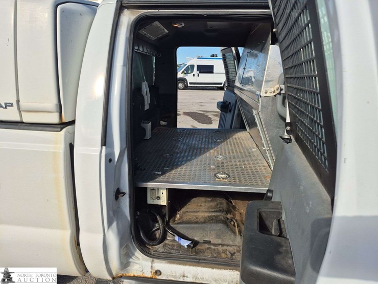2015-ford-f250-image-32