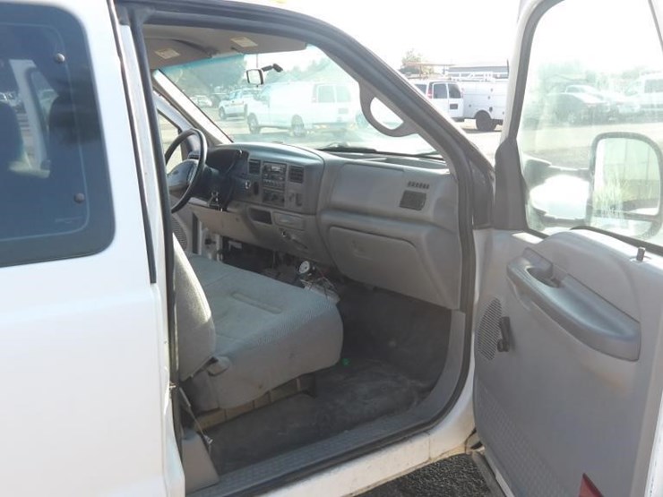 2001-ford-f350-image-17
