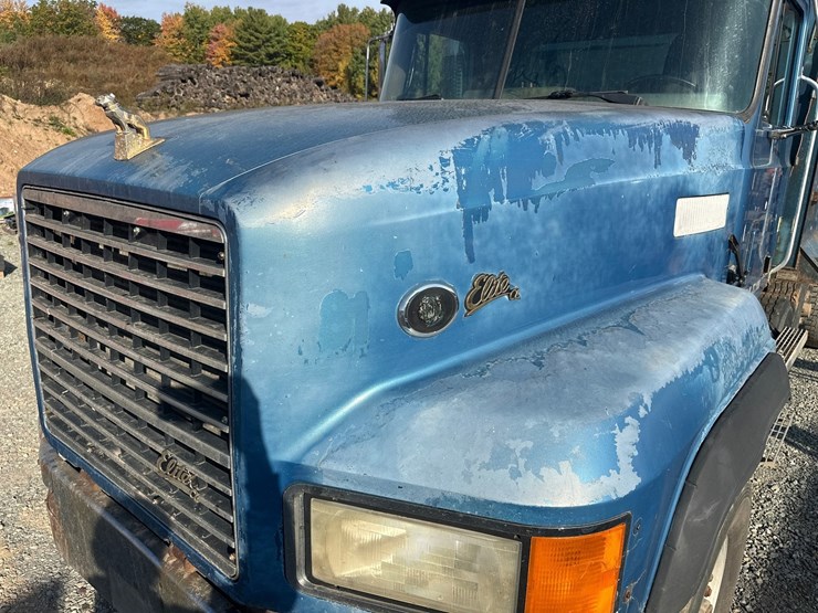 1994-mack-cl713-image-9