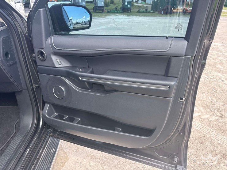 2023-ford-expedition-image-27