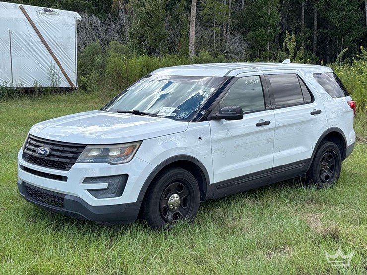 2016-ford-explorer-image-1
