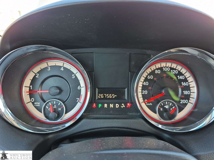 2017-dodge-grand-caravan-sxt-image-11