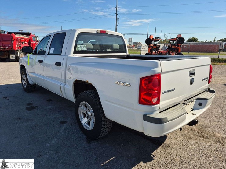 2011-dodge-dakota-image-7