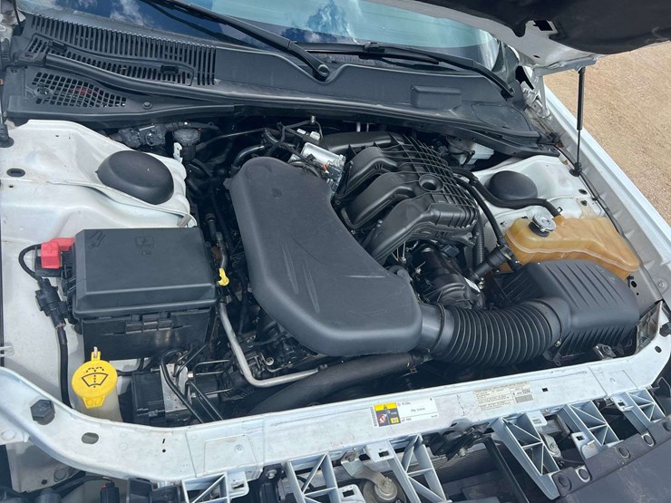 2013-dodge-challenger-2-door-coupe-(183,401-miles)-image-7