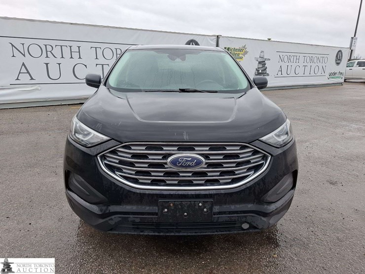 2021-ford-edge-image-2