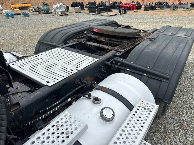2015-international-prostar-image-20