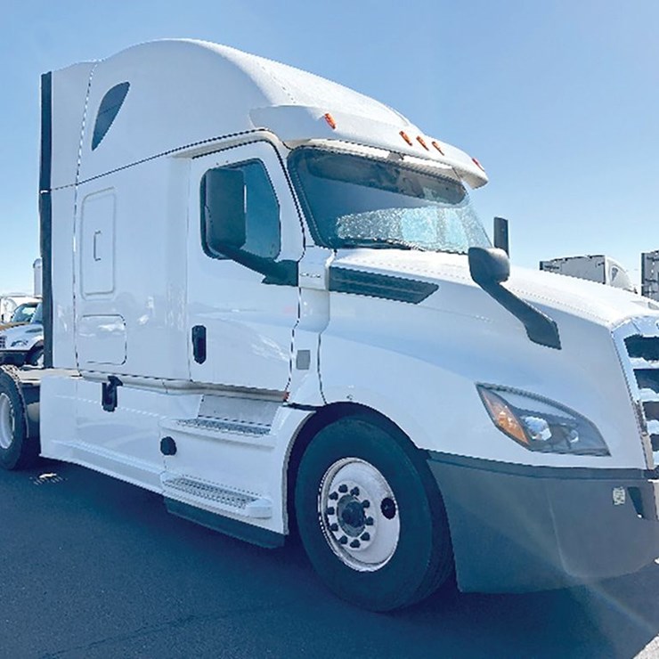 2020 FREIGHTLINER CASCADIA 126