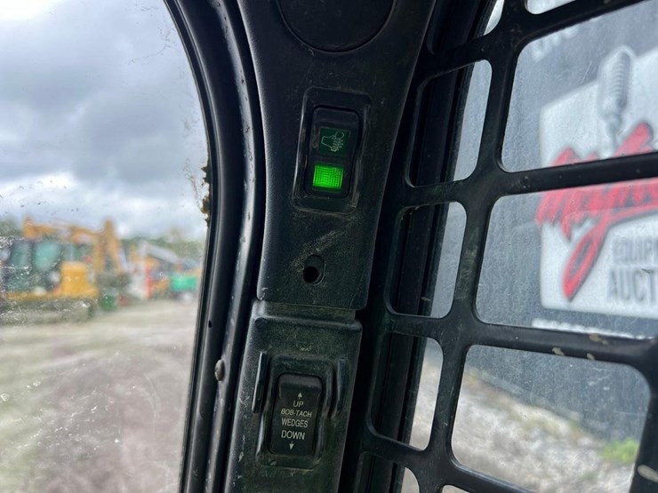 2015-bobcat-t450-image-19