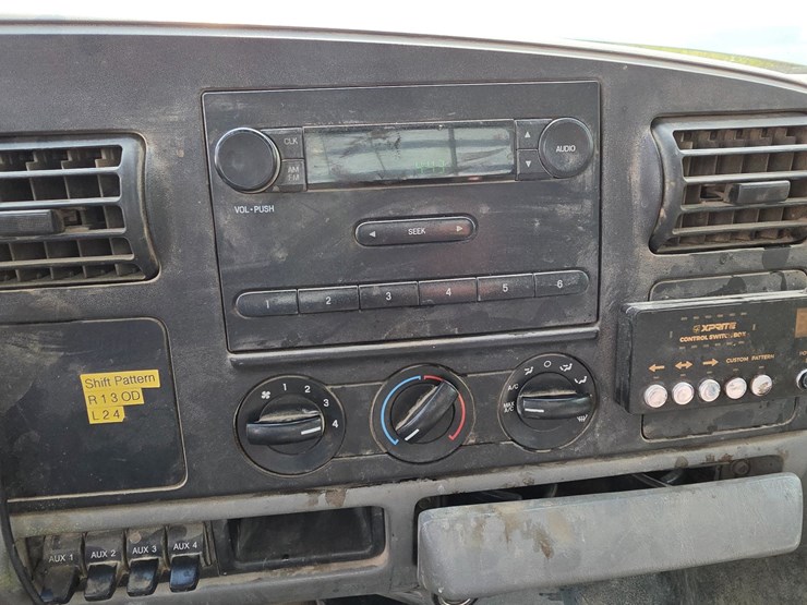 2005-ford-f550-image-49