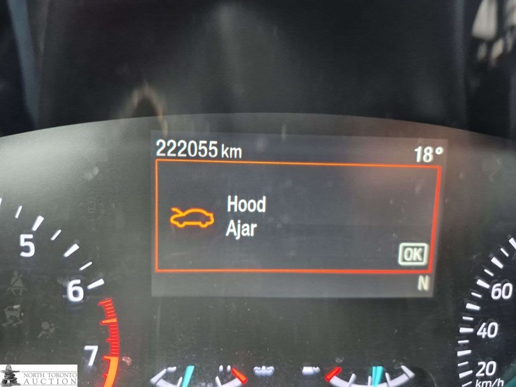 2021-ford-explorer-image-18