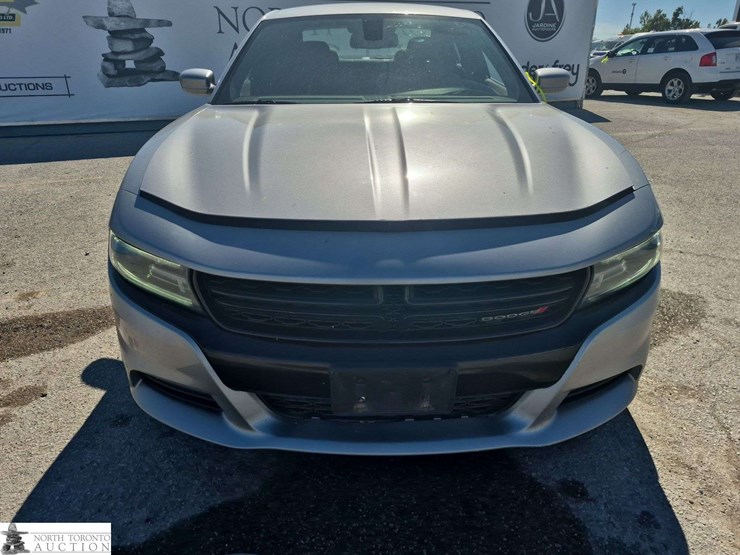 2016-dodge-charger-image-2