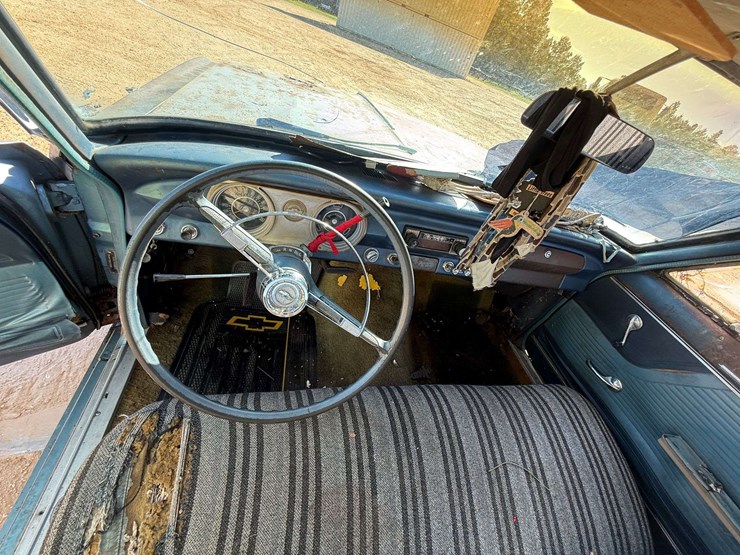 1962-chevrolet-chevy-ii-300-/-nova-400-4-door-sedan-image-15