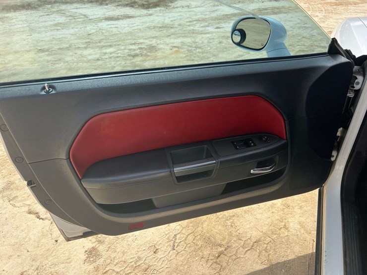 2013-dodge-challenger-2-door-coupe-(183,401-miles)-image-9