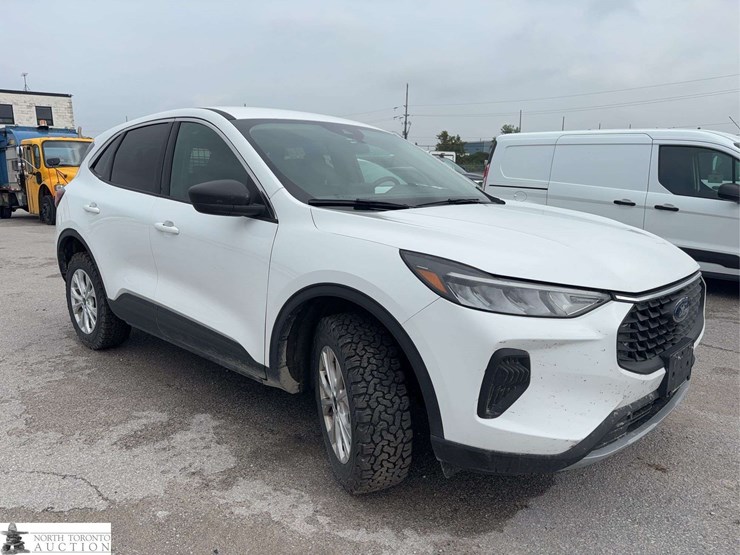 2023-ford-escape-image-3