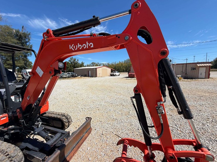 2023-kubota-kx033-4-image-18