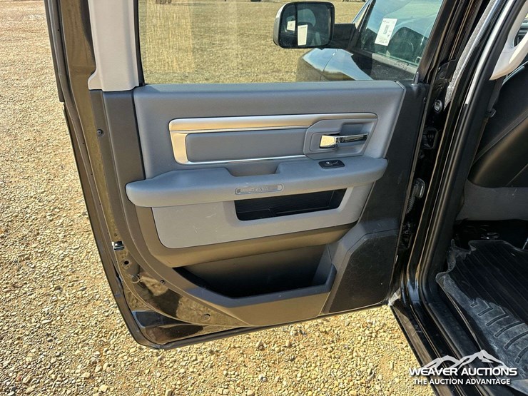 2018-dodge-1500-image-26