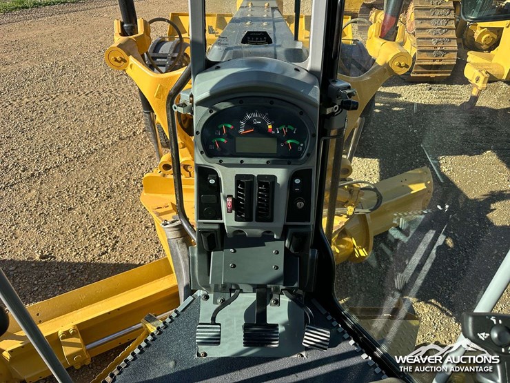caterpillar-140m-image-75