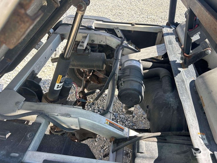 2023-club-car-carryall-1500-4x4-diesel-utility-cart-image-9