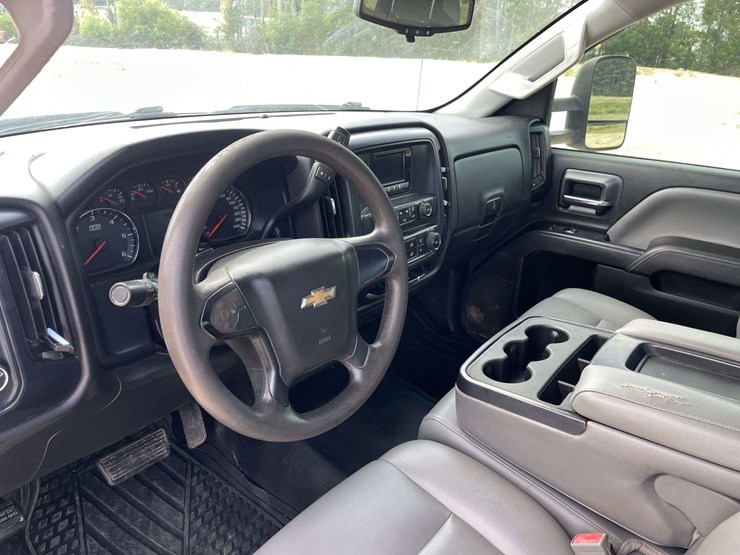 2015-chevrolet-silverado-2500-image-11