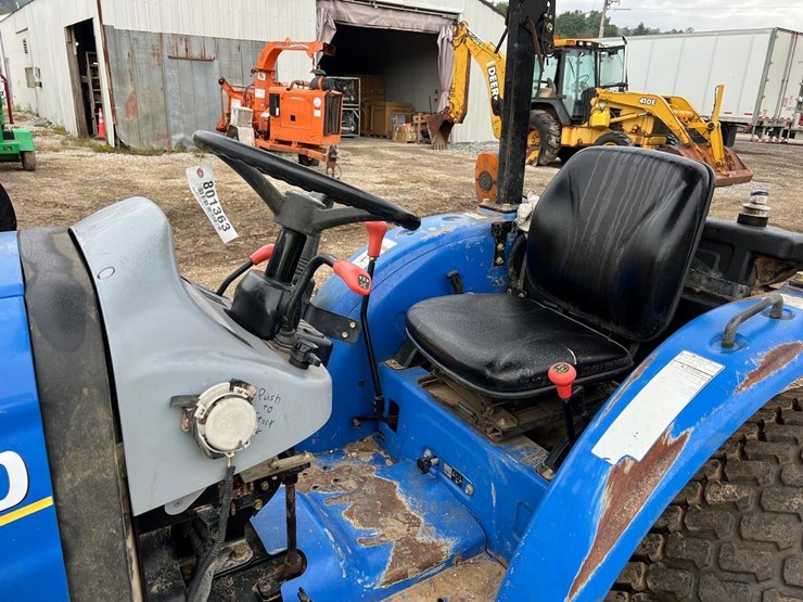 2015-new-holland-workmaster-33-image-18
