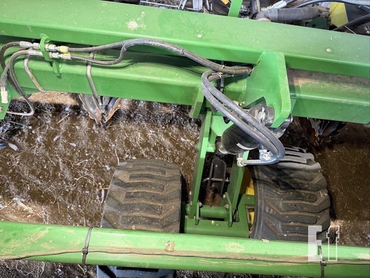 2013-john-deere-db60-image-53